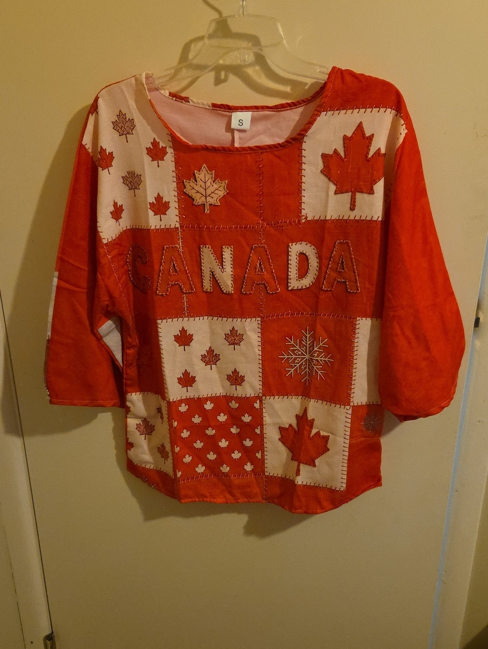 Source Unknown Red & White Canada Patchwork Tunic Top